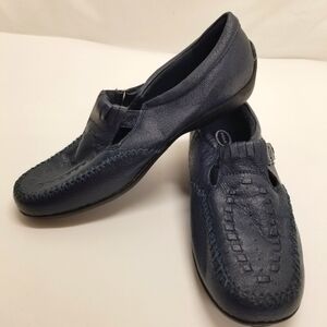 Dr Scholls Womans Size 7.5M Navy Blue Leather Loafer V Hook Loop Strap Closure